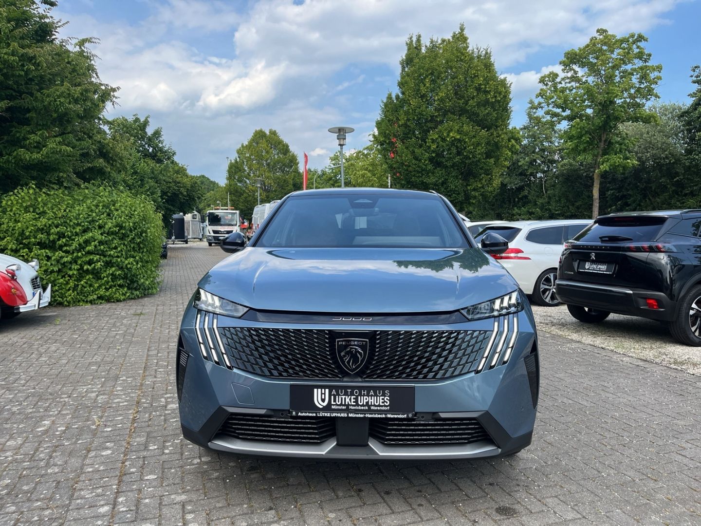 Fahrzeugabbildung Peugeot 3008 GT HYBRID 145 e-DSC6 Navi Memory Sitze ACC