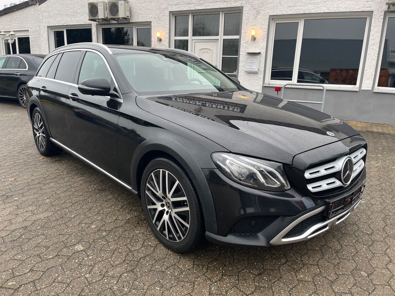 MERCEDES-BENZ E 400d 4Matic All-Terrain AHK*ACC*Massage*360°