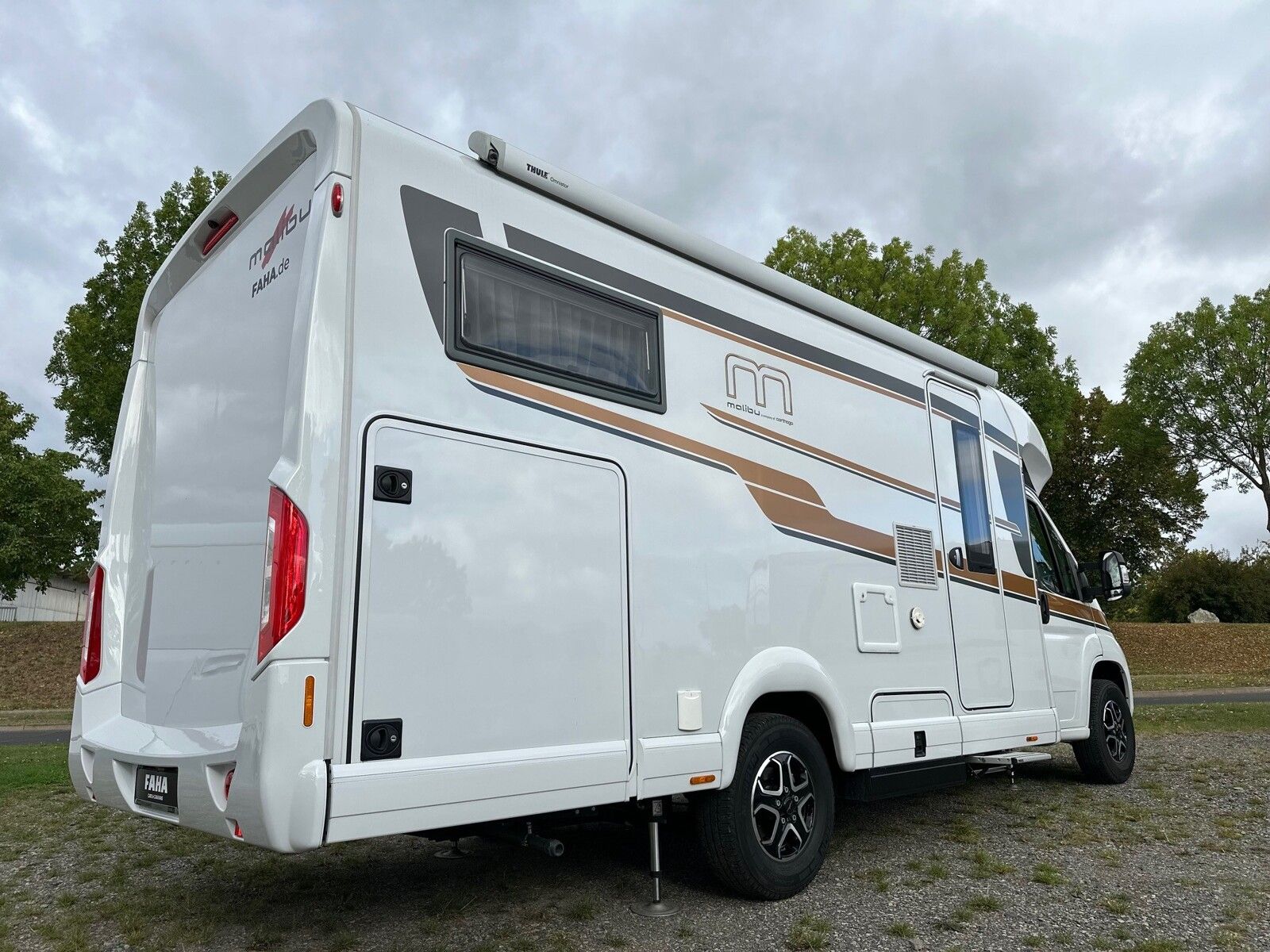 Fahrzeugabbildung Malibu T 460 LE Hubstützen Solar Lithium Wechselrichter