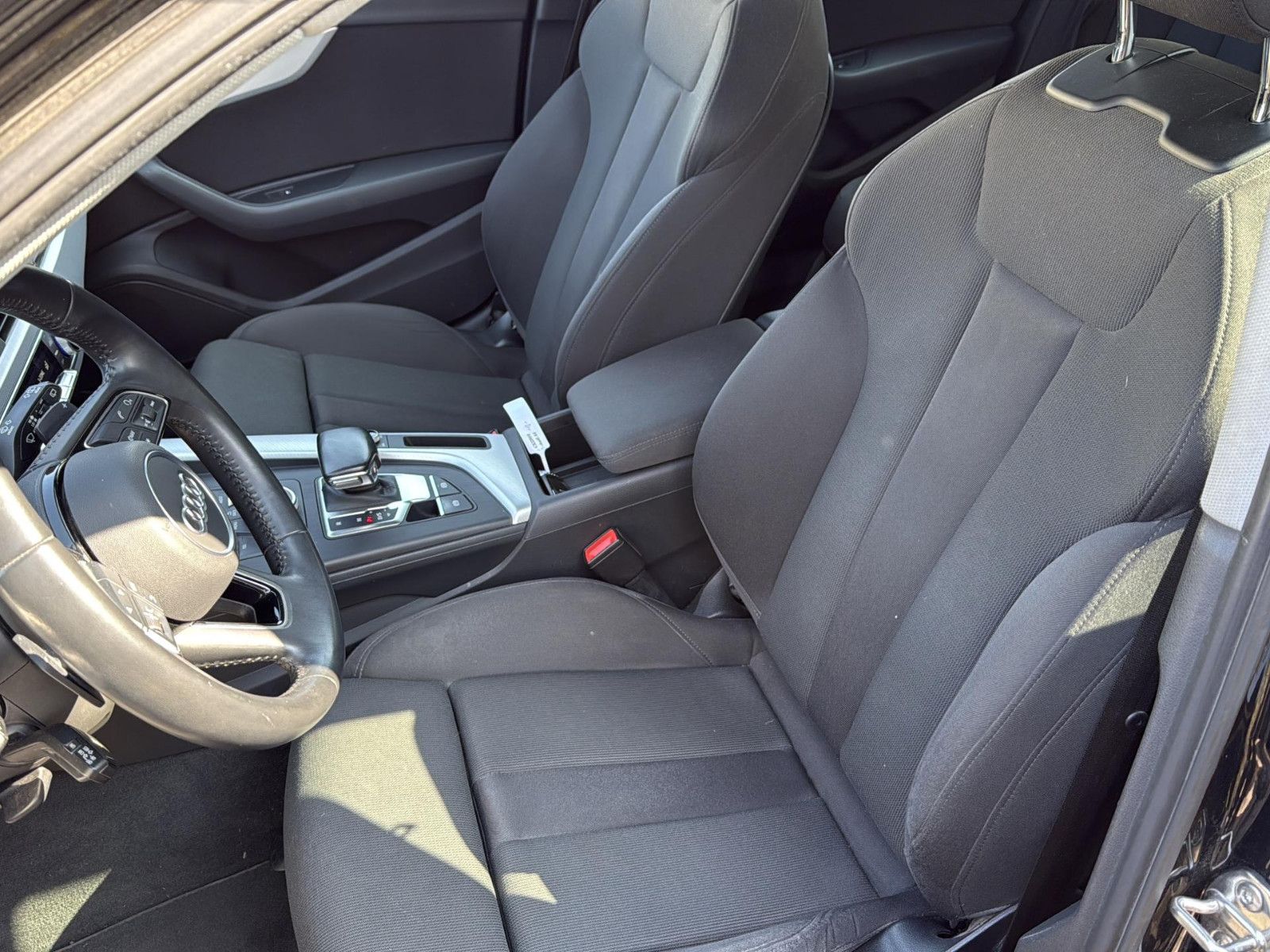 Fahrzeugabbildung Audi A4 Avant 35 TDI sport