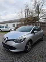 Renault Clio IV Expression 1. Hand // AHK // NUR 38Tkm! - Renault Clio Gebrauchtwagen in Kassel
