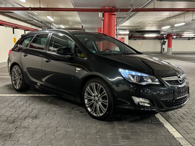 Opel Astra Sports Tourer 1.4TURBO OPC LINE XENON~LED~