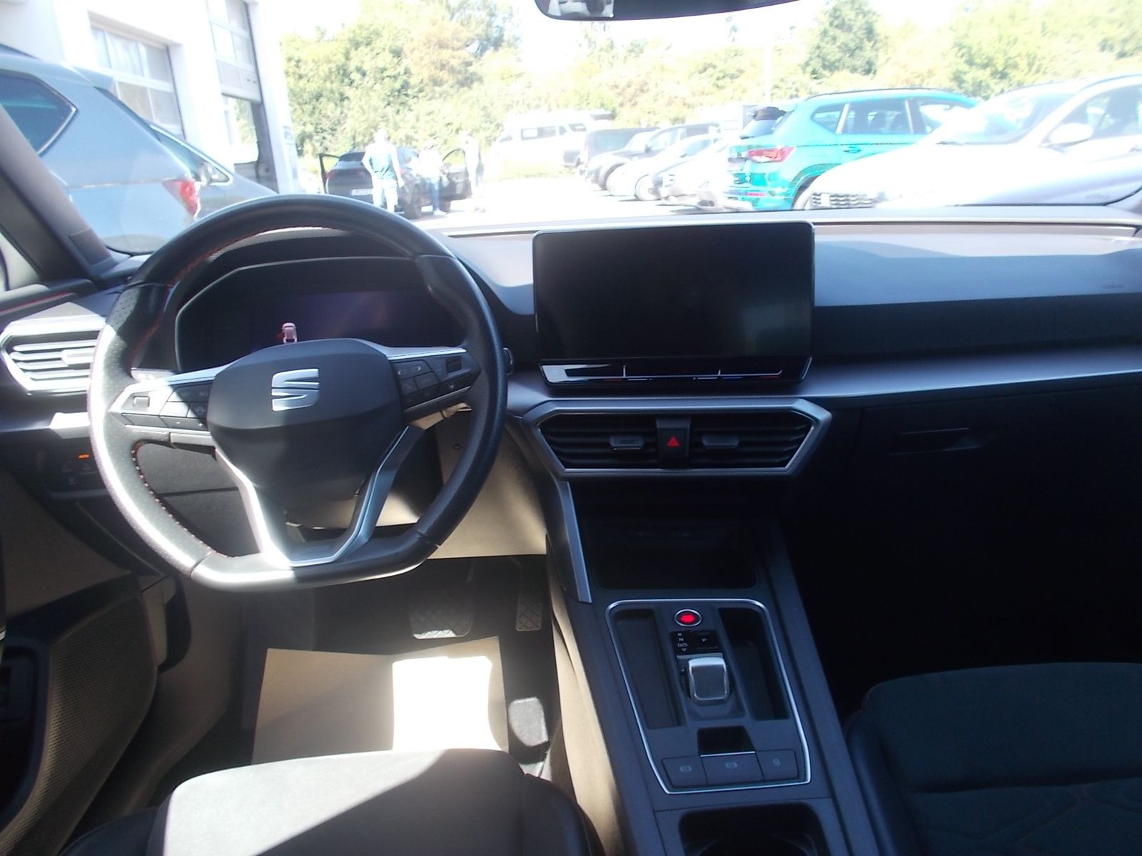 Fahrzeugabbildung SEAT Leon FR Sportstourer 1.5 eTSI DSG + AHK