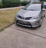 Toyota Auris 1.6 Valvematic Life Plus TTG - Toyota Auris mit Benzin-Antrieb: Limousine, Plus