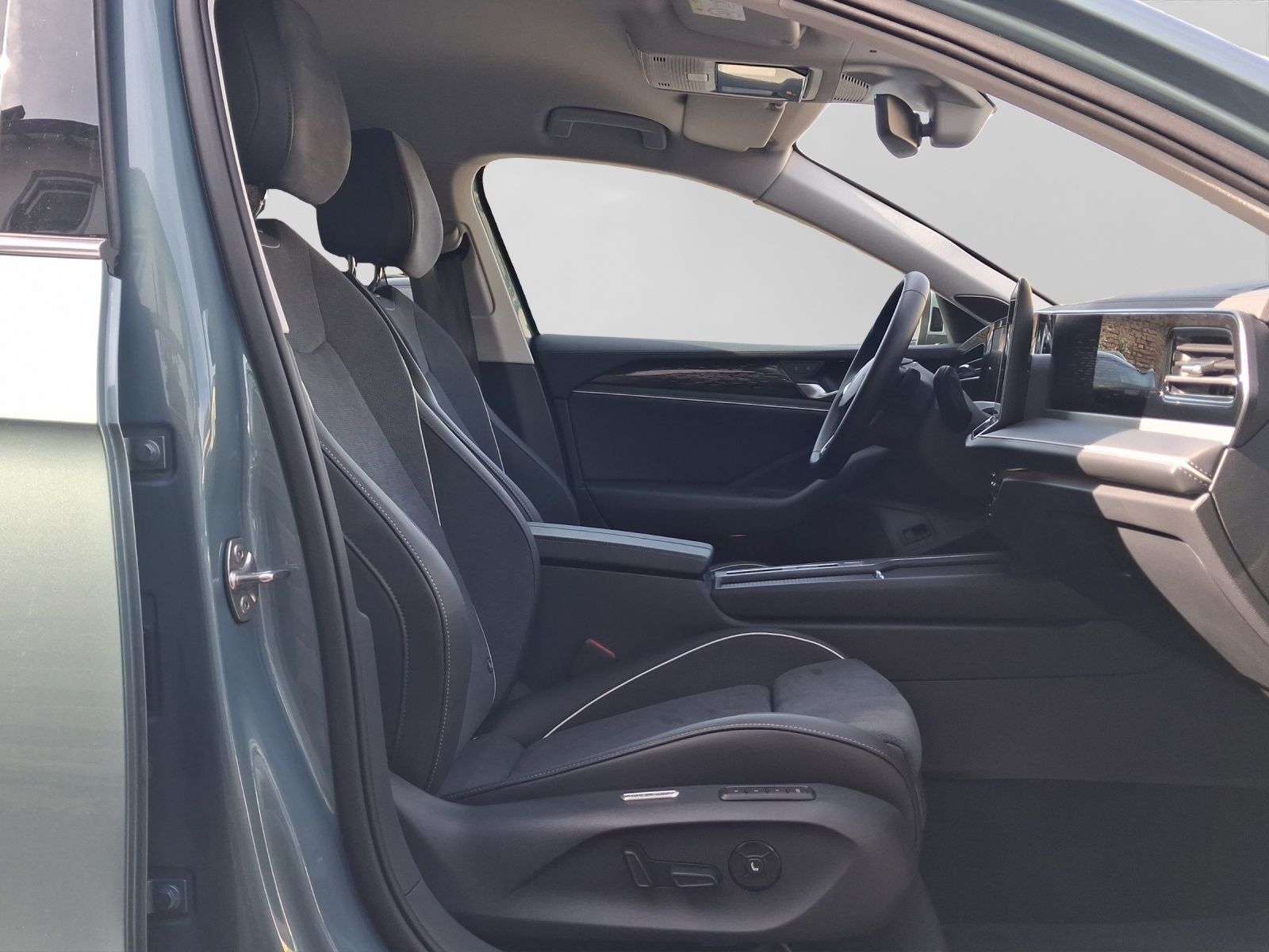 Volkswagen Passat Variant 1.5 eTSI BUSINESS KLIMASITZE 360° foto 4