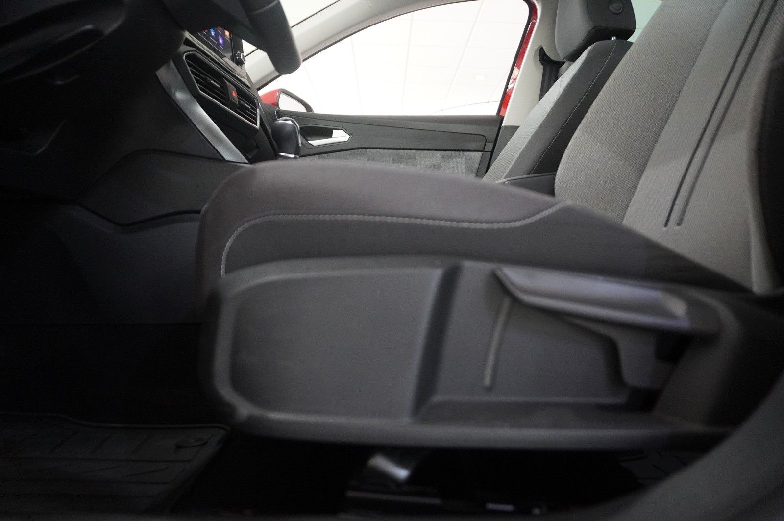 Fahrzeugabbildung SEAT Leon ST 2.0 TSI STYLE NAVI/LED/KAMERA/VIRT./DAB+