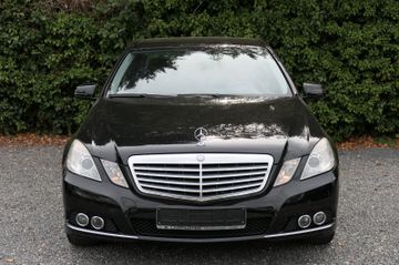 Mercedes E 220 - 1