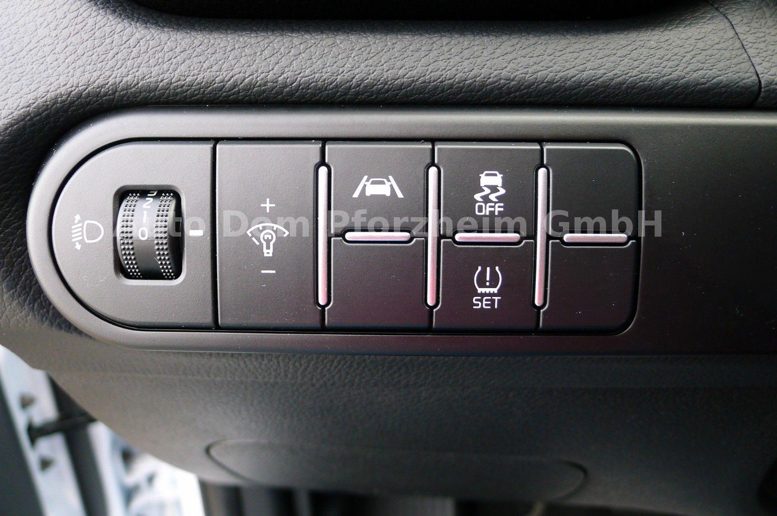 Kia CEED SW 1,5T DCT Spirit /UVO/NAVI/Kamera/LED