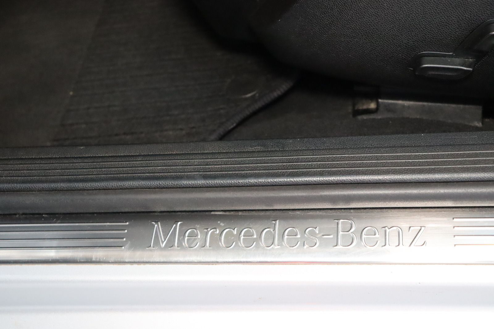Fahrzeugabbildung Mercedes-Benz E 200 AVANTGARDE * Xenon * HU/AU 07.26