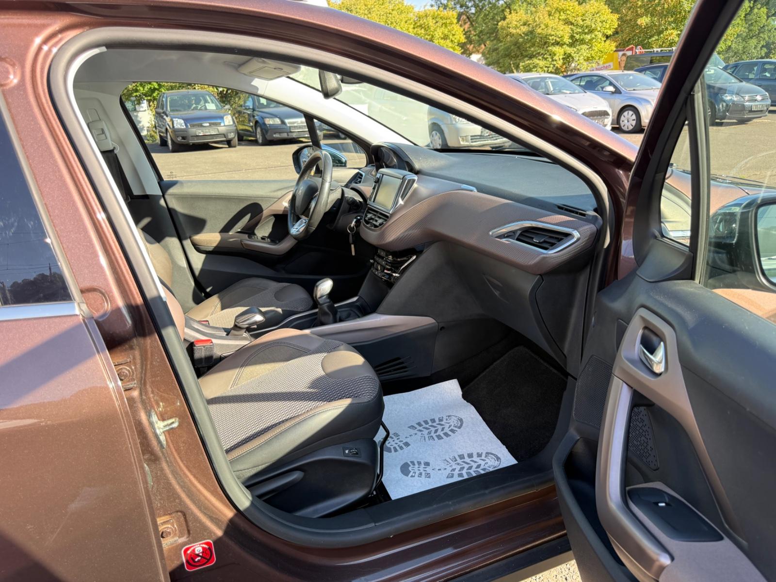 Peugeot 2008 Allure! TÜV NEU! Bordcomputer! Wenig KM!