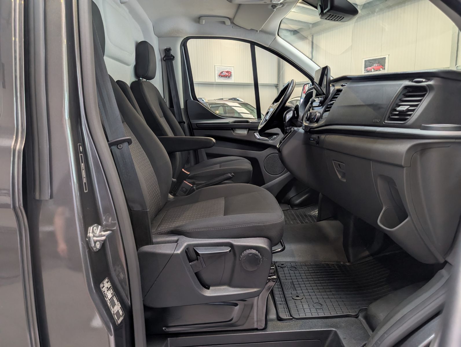 Fahrzeugabbildung Ford Transit Custom 280 L1 Trend Regal LED KAMERA ACC