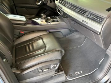 Audi Q7 - 12