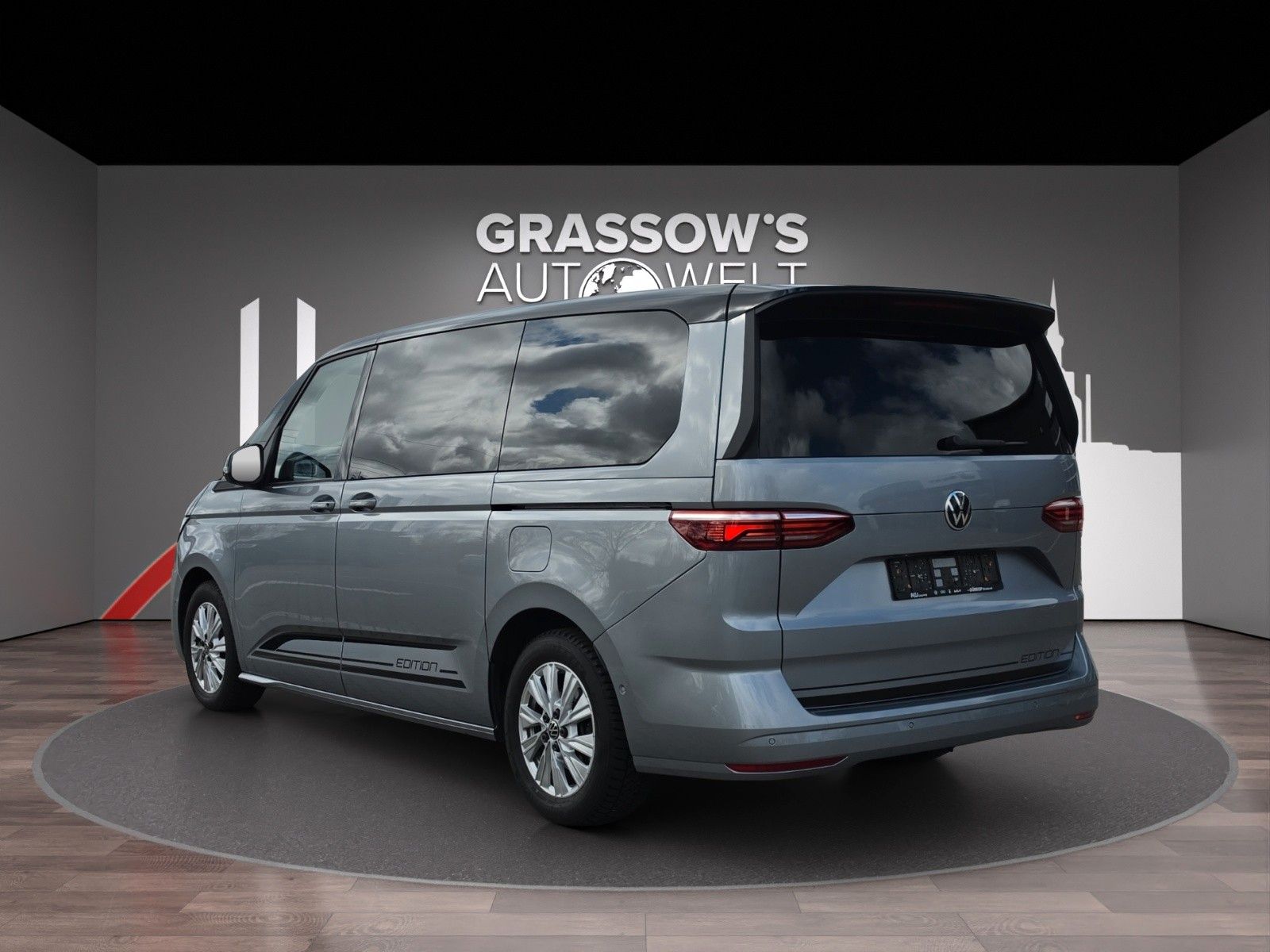 Fahrzeugabbildung Volkswagen Multivan T7Edition lang 2.0TDi DSG AHK/STHZ/PANO