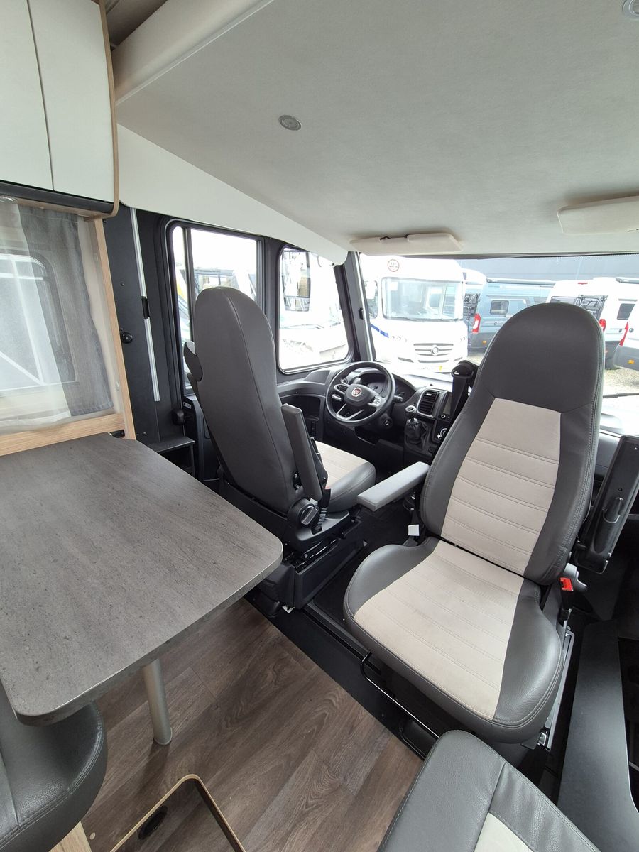 Fahrzeugabbildung Sunlight Adventure I 67S Adventure Navi Solar Dachklima