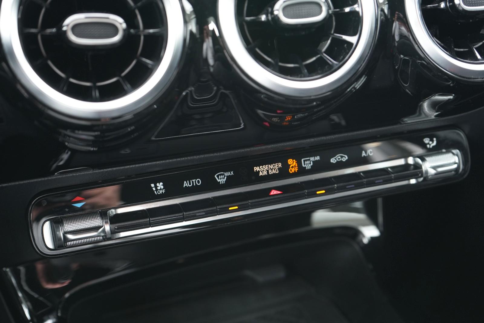 Mercedes-Benz A-Class 7G-DCT Limousine AMG-LINE & NIGHT-PAKET, миниатюра 15