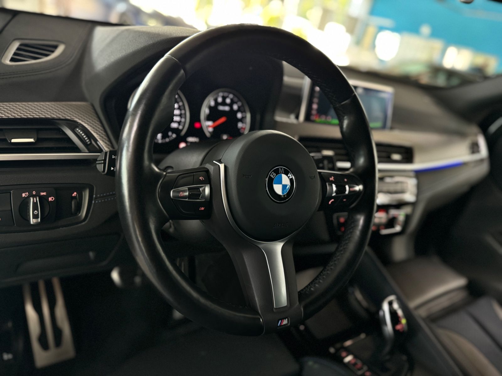 Fahrzeugabbildung BMW X2 sD20i MSport Kamera DAB AHK Alarm HiFi 19Zoll