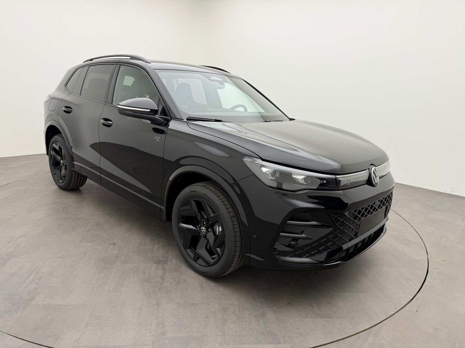 Volkswagen Tiguan 1.5 eHybrid DSG R Line BlackKomforIQDrive imagem 2