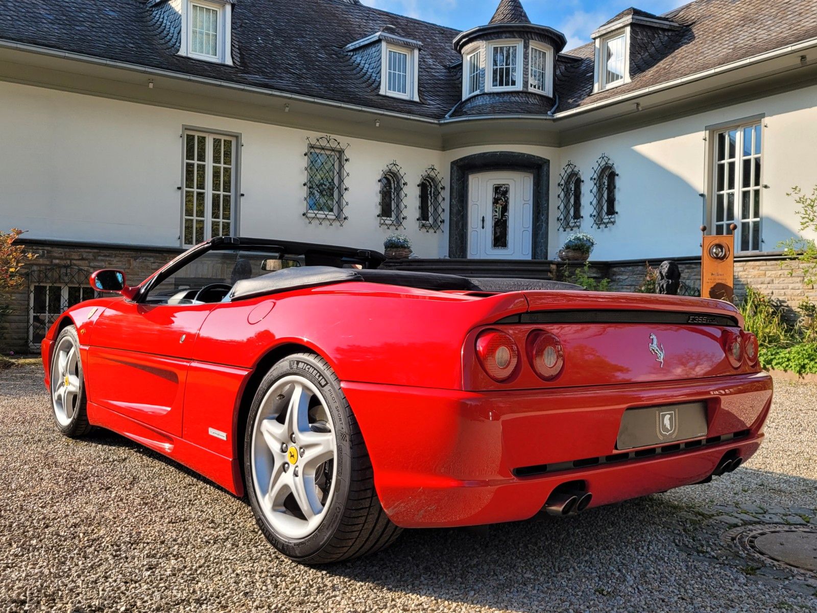 Fahrzeugabbildung Ferrari F355 Spider/Schalter/Bestzustand/Top+Original