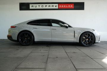 Porsche Panamera - 1