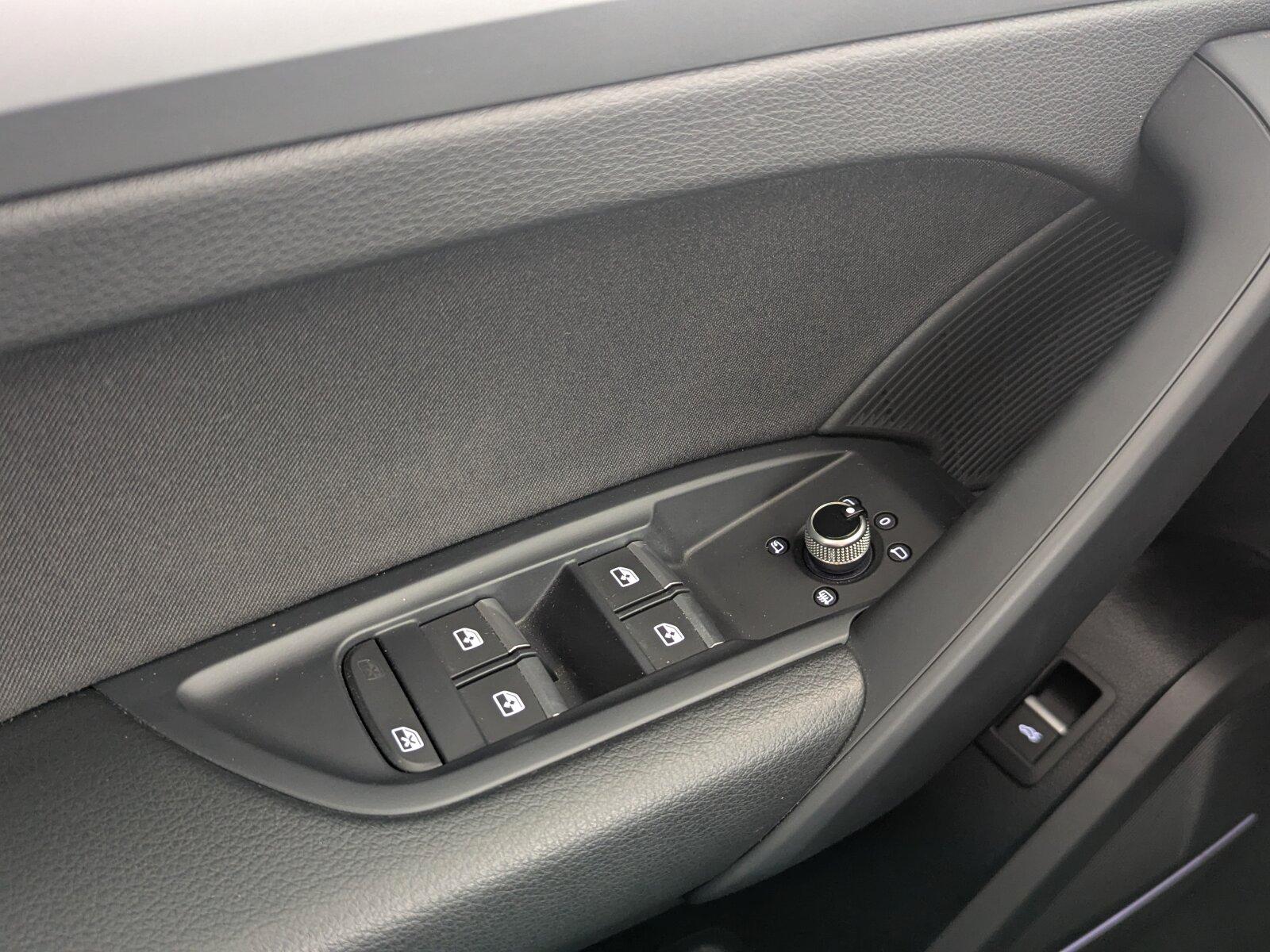 Audi Q5 40 2.0 TFSI quattro S line LED+NAVI+RFK+SHZ+