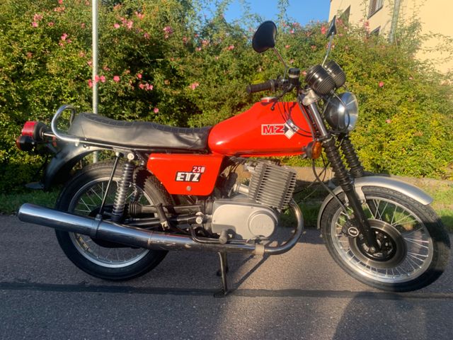 Mz ETZ 250 de Luxe Motor regeneriert 