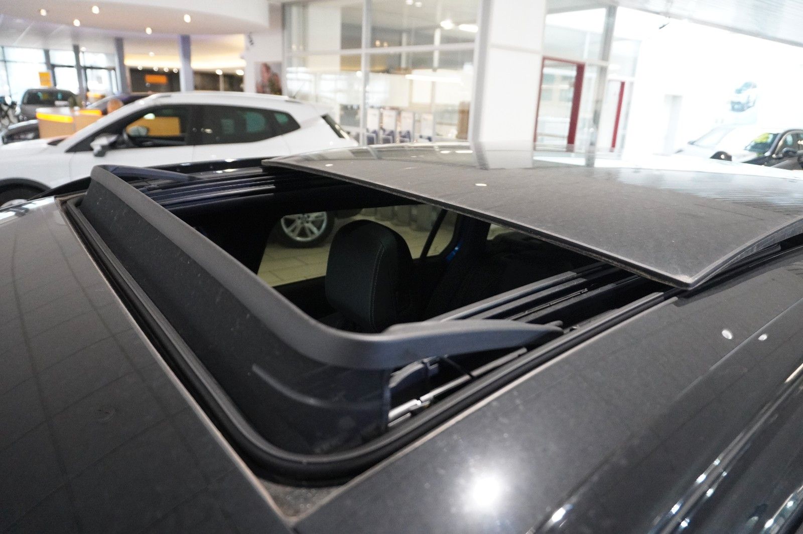 Fahrzeugabbildung Opel Astra ST 1.2T ULTIMATE NAVI/LED/PANO./SPORT/DAB+