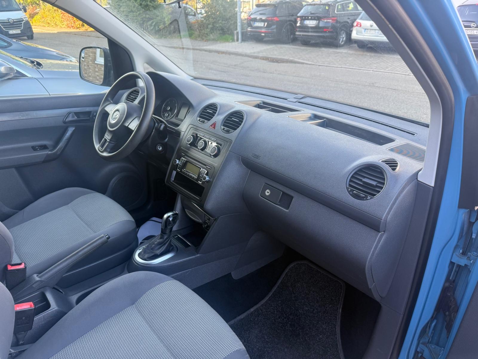 Volkswagen Caddy 2010 — photo 12