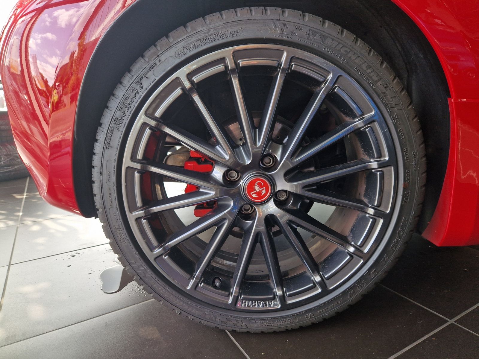 Fahrzeugabbildung Abarth 695C Beats Soundsystem NAVI ALU