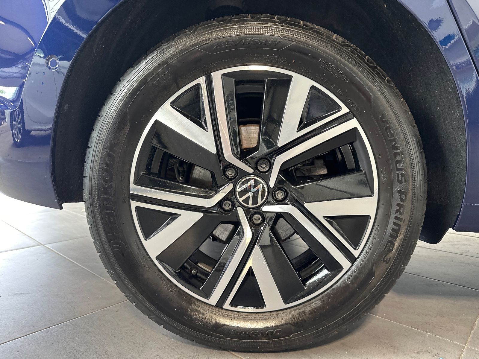 Fahrzeugabbildung Volkswagen Touran 7-Sitzer NAV+LED+ACC+KAMERA+PANO+STANDHZG