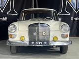 Mercedes-Benz 200D W110 HECKFLOSSE LEDER H-ZULASSUNG GEPFLEGT - Oldtimer mit Diesel-Antrieb