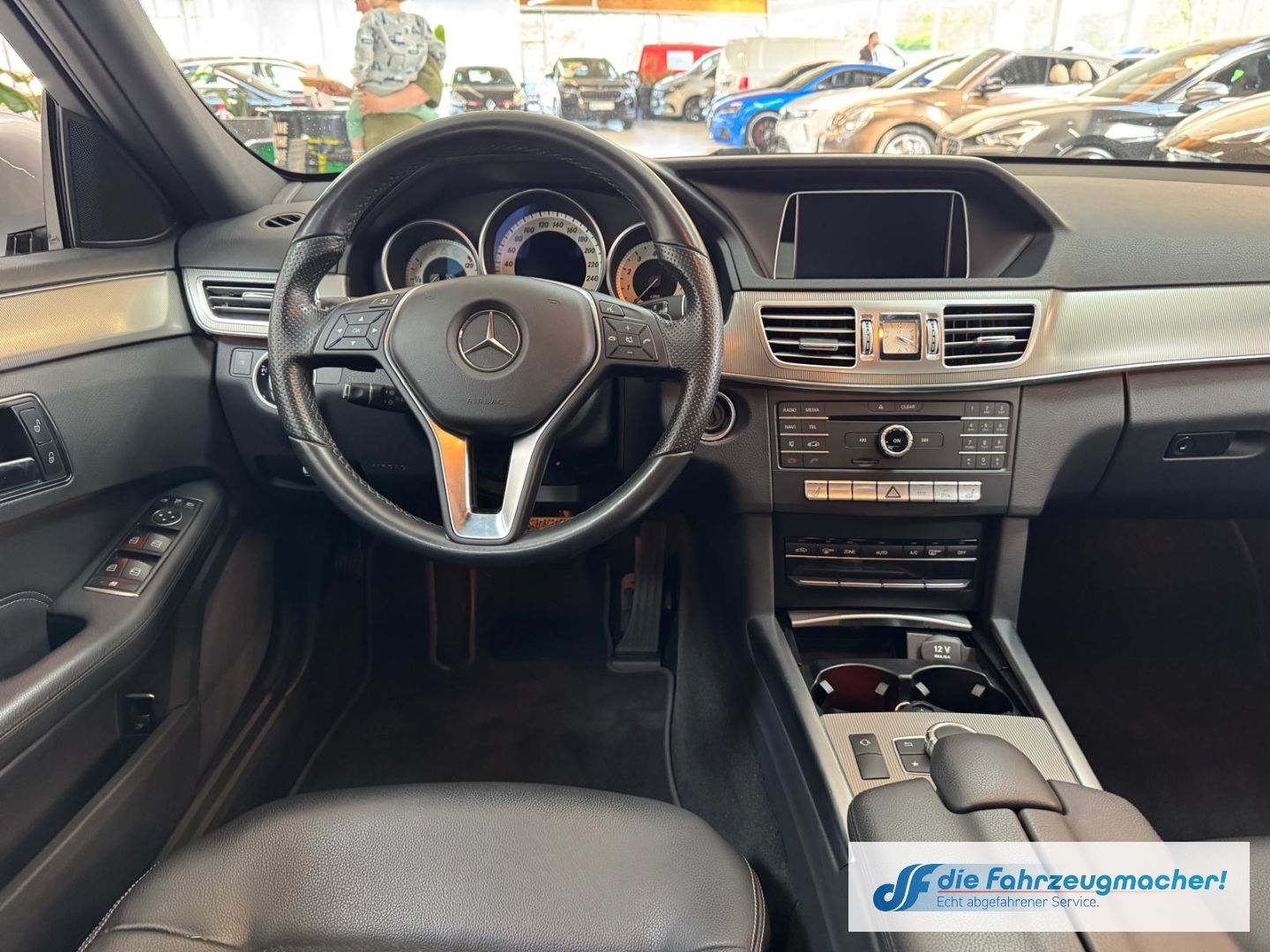 Fahrzeugabbildung Mercedes-Benz E 200 CGI BlueEf.Avantgarde LED Klimaaut Ambient