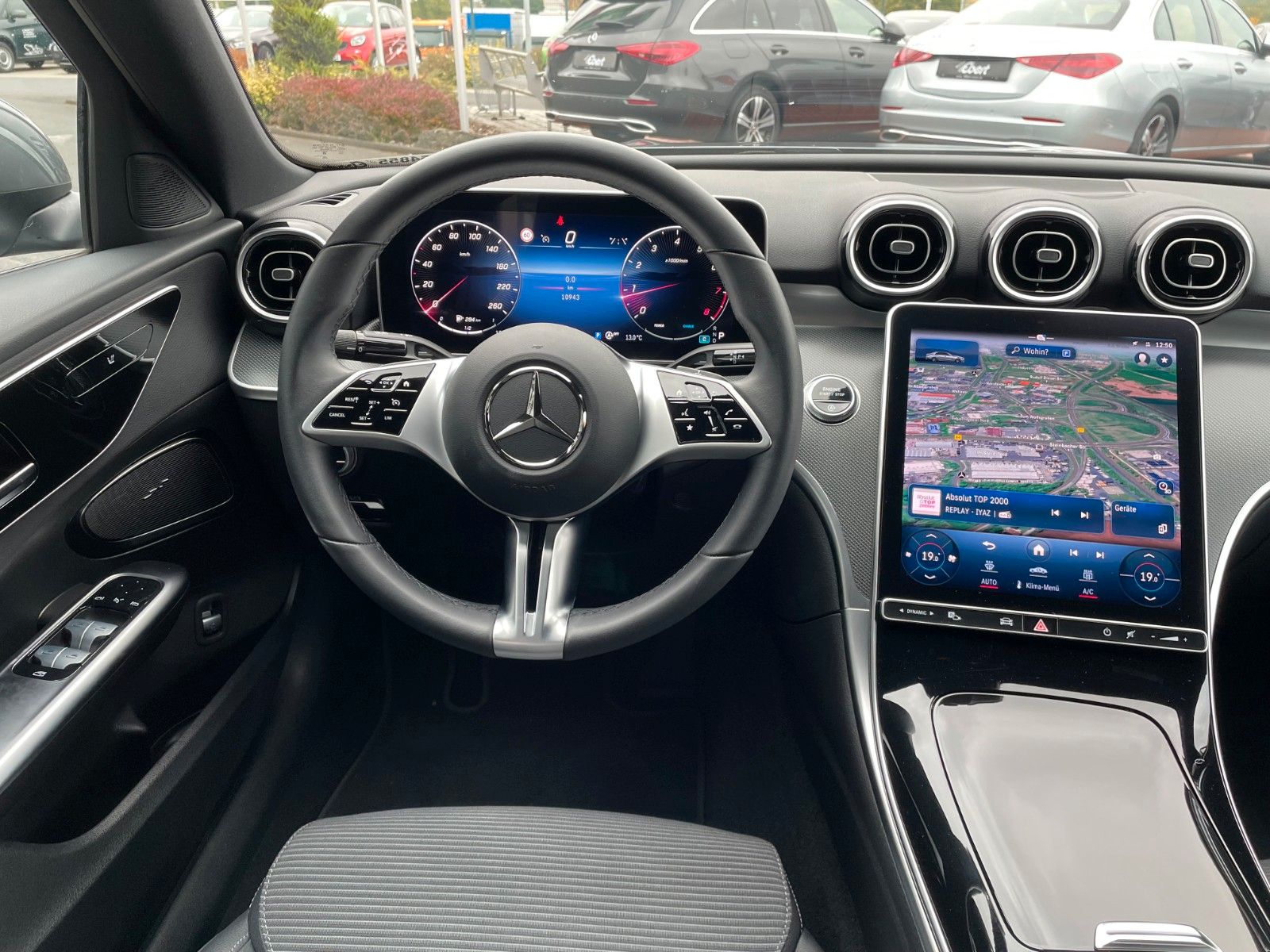 Fahrzeugabbildung Mercedes-Benz C 180 AVANTGARDE R-Kamera+AHK+TOTW+Ambiente