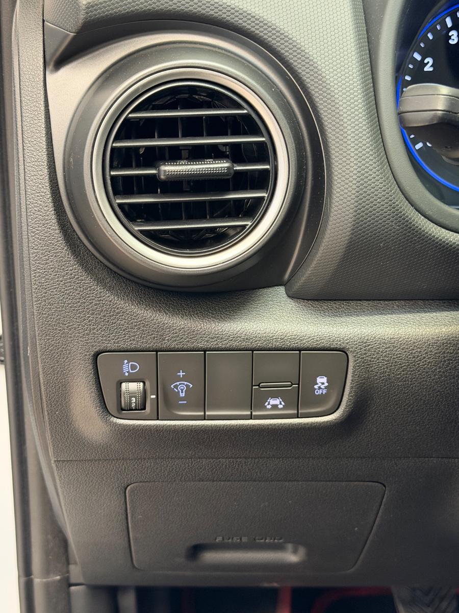 Hyundai Kona Trend 2WD/KAMERA/CARPLAY/SHZ/INSPK NEU