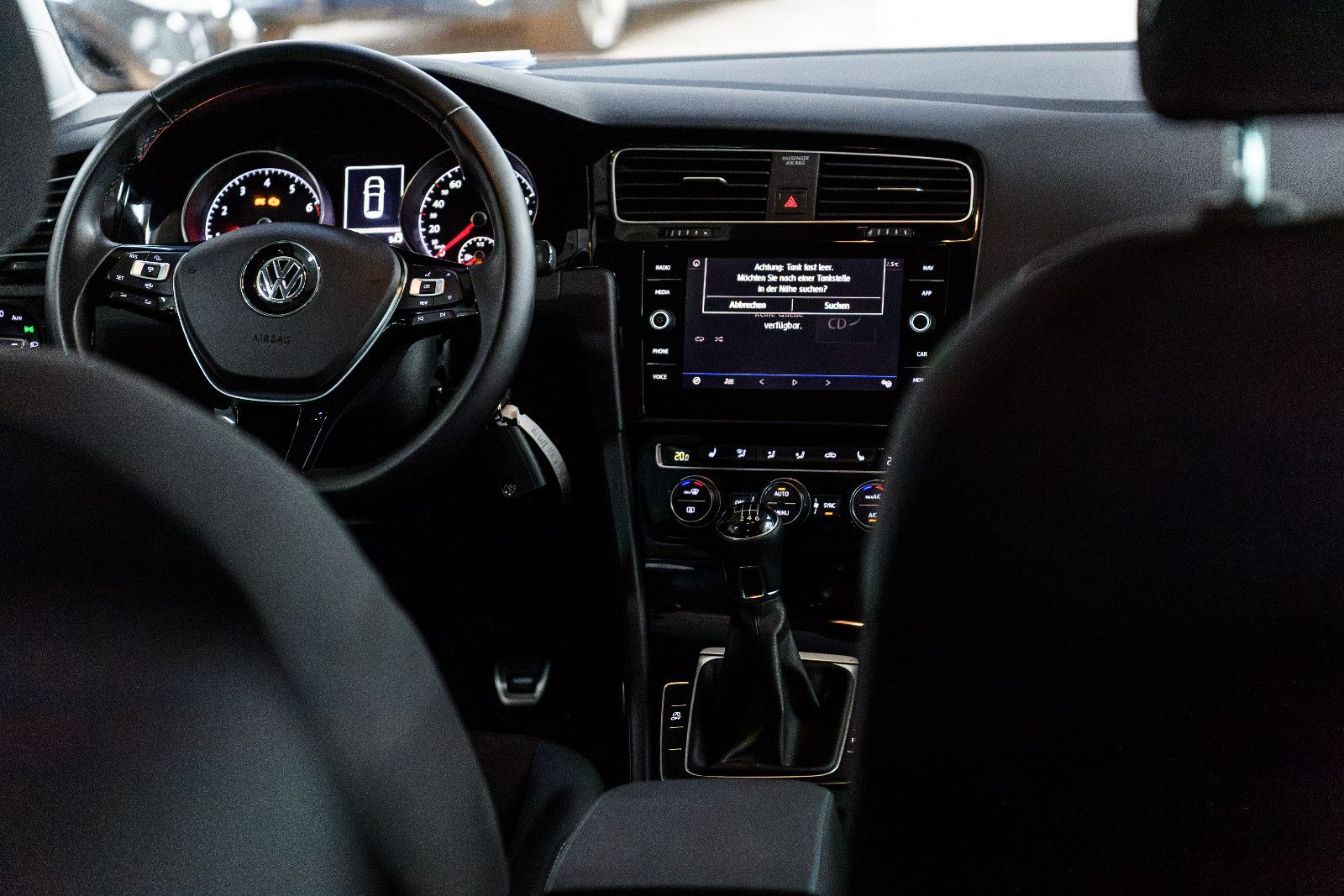 Fahrzeugabbildung Volkswagen Golf VII IQ.DRIVE +SHZ +ACC +NAVI