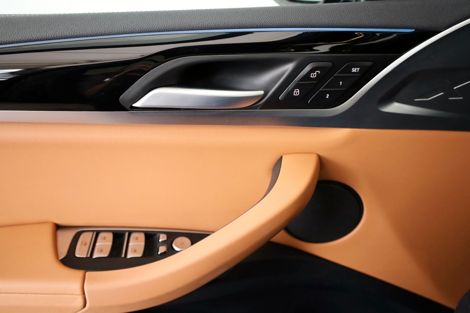 Fahrzeugabbildung BMW iX3 Inspiring+M Sport,Leder,Navi,LED,SH,Panorama