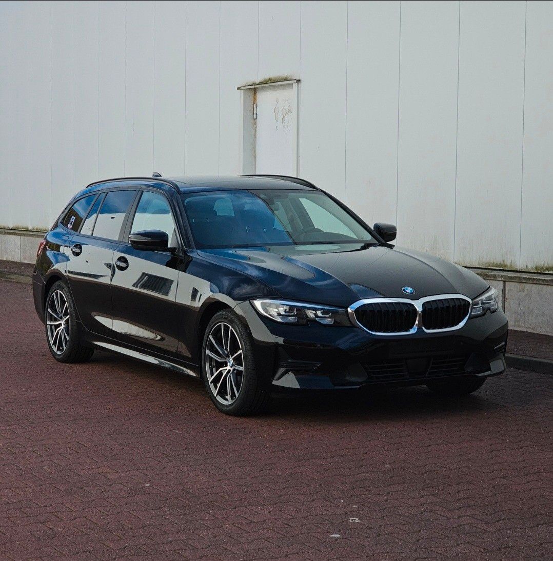 BMW Pano LED Kamera PDC HUD Live Cockpit ACC AHK
