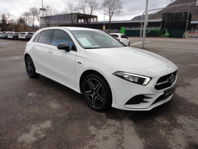 Mercedes-Benz A 250 e AMG AUT Kam. KlimaA LED LM Navi PDC SHZ