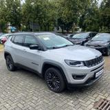Jeep Compass 1.3 Plug-In Hybrid S - silberne Jeep Compass