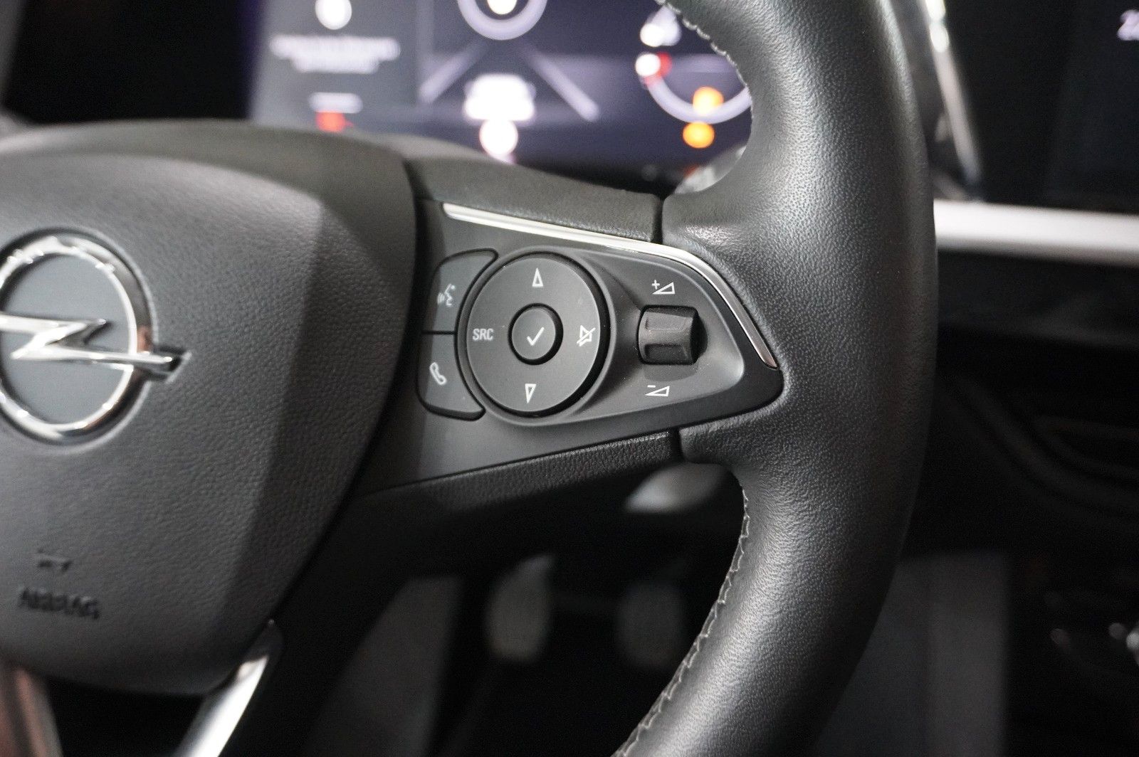 Fahrzeugabbildung Opel Grandland (X) 1.2T GS SPORT NAVI/LED/VIRT./DAB+