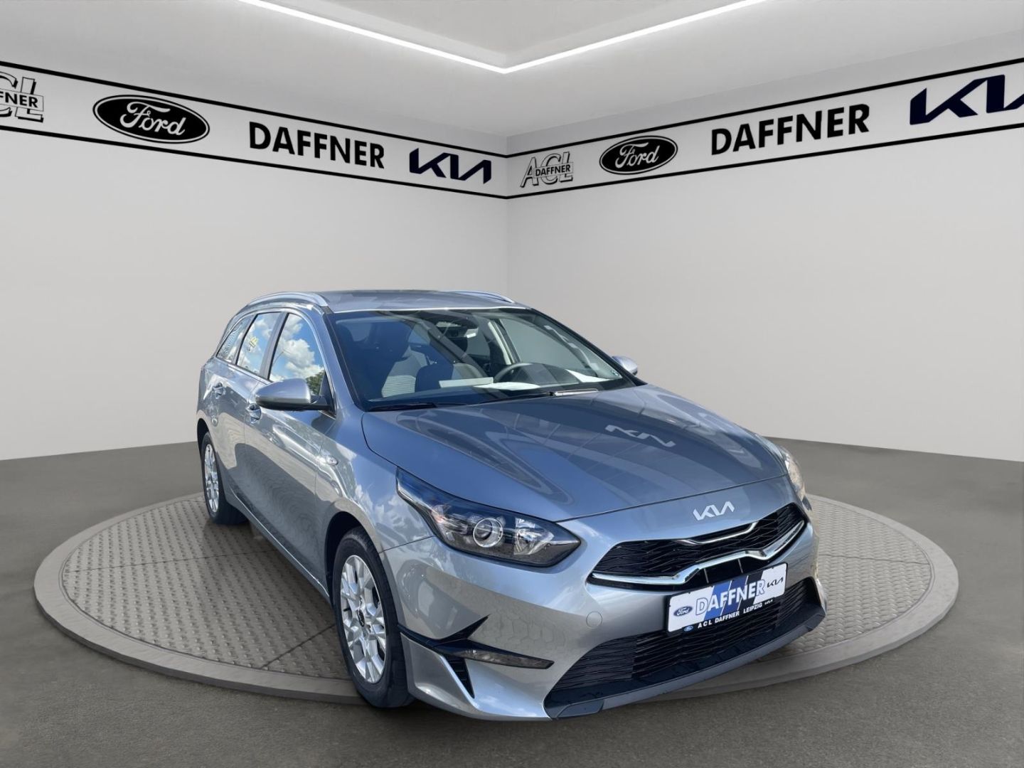 Fahrzeugabbildung Kia Ceed_sw Vision Kamera LIM VerkehrszeichenERK DAB