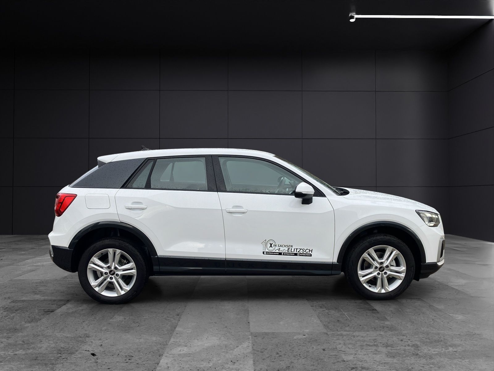 Fahrzeugabbildung Audi Q2 35 TFSI advanced S tronic Matrix Vorb. AHZV