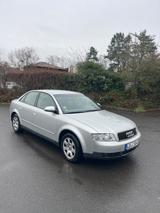 Audi Gepflegter Audi A4 Automatik - neuer Zahnriemen - gebrauchte Audi A4 aus dem Jahr 2001