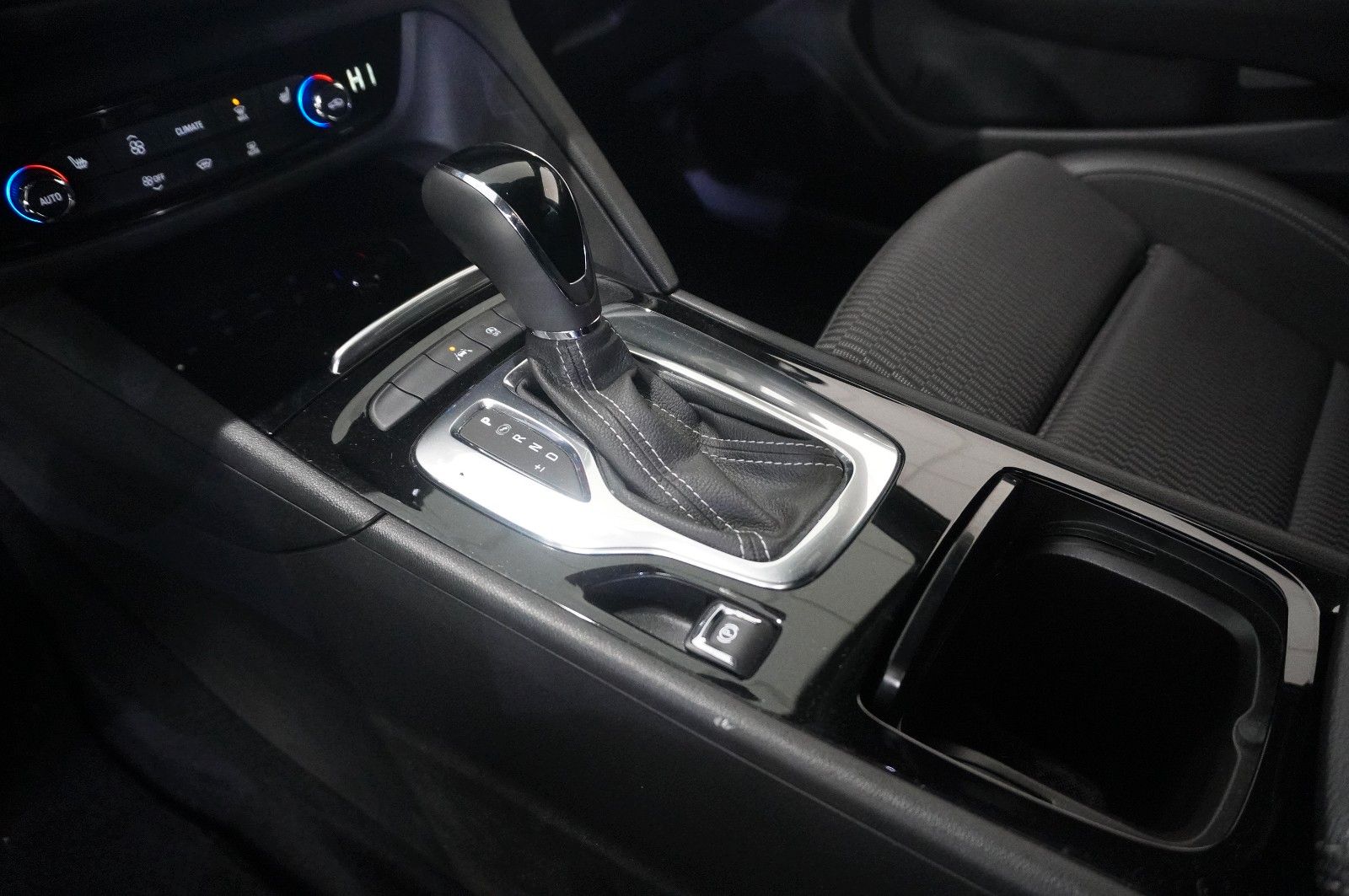 Fahrzeugabbildung Opel Insignia B ST 2.0D ELEGANVE NAVI/LED/KAMERA/OPC