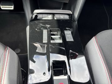 Bild 15 Opel Mokka e GS Line Digitales Cockpit LED Apple CarP