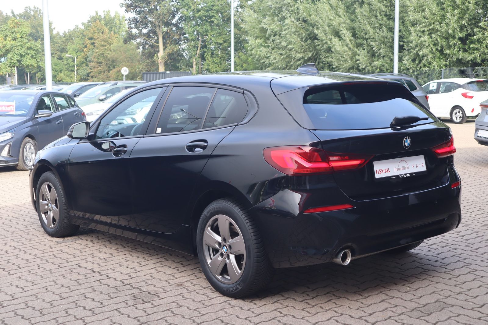BMW 118i Advantage LED Navi Sitzheizung Tempomat PDC imagem 3