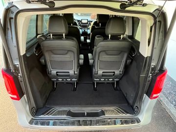 Mercedes V 220 - 3
