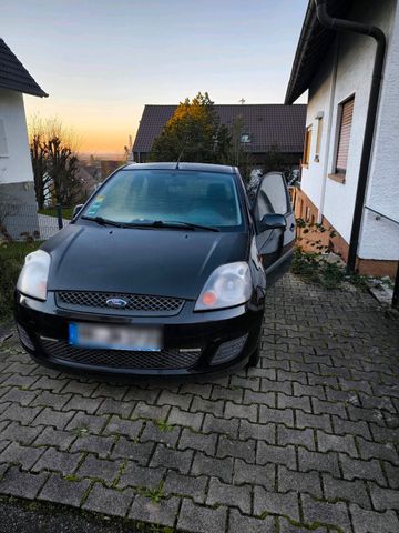 Ford Fiesta Schwarz