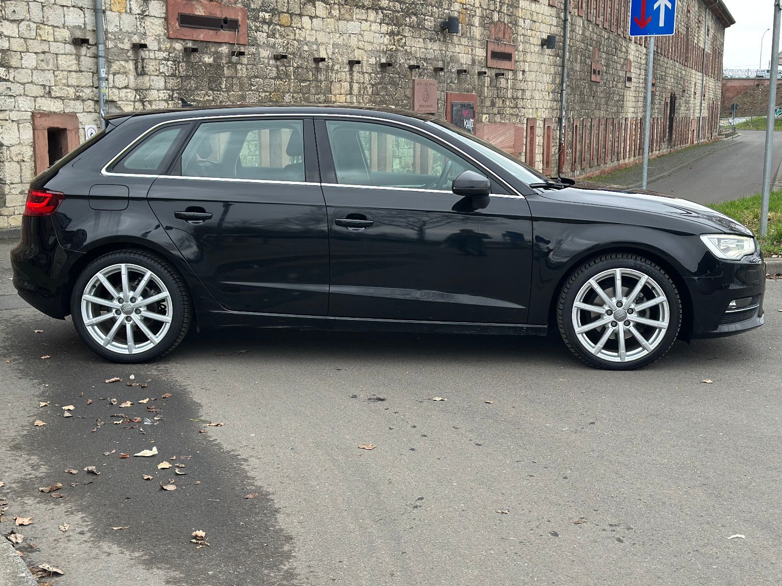 Fahrzeugabbildung Audi A3 SPORTBACK AMBITION*AUTOM+LEDER+KAMERA+KEYL.*