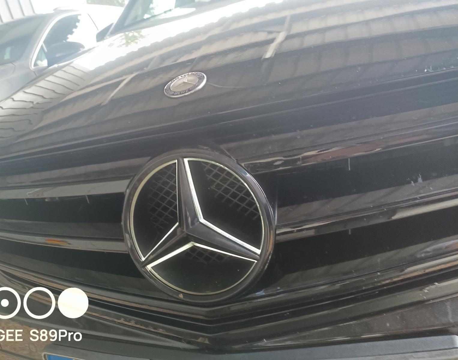 Mercedes-Benz 220 2011 — rear view