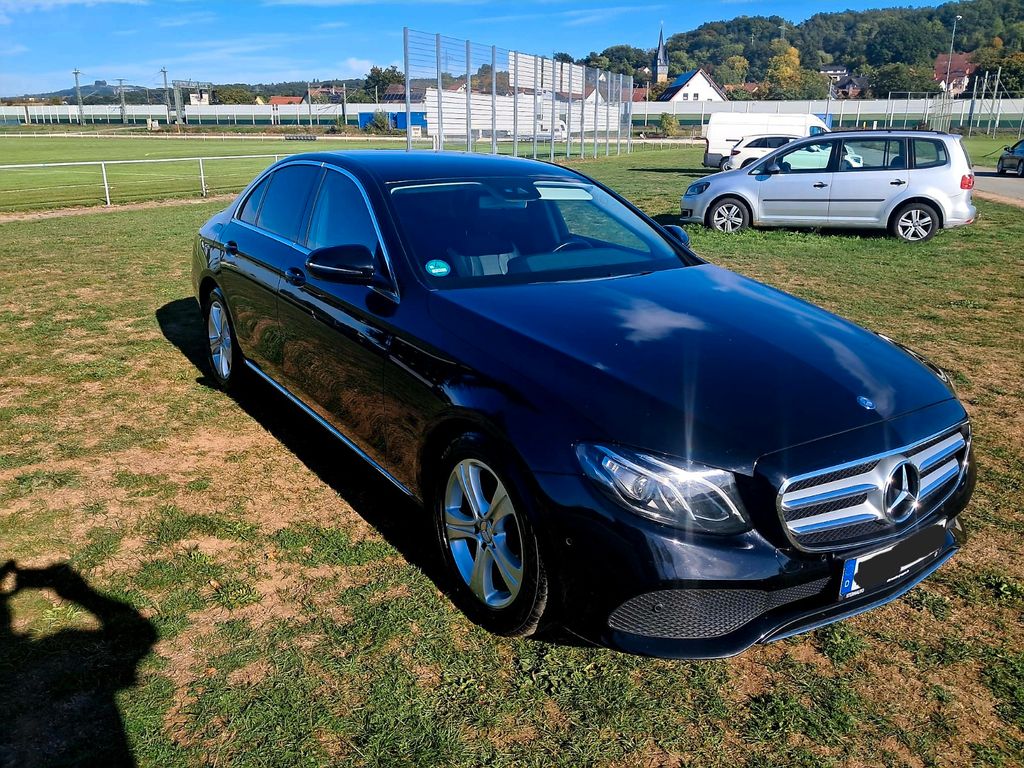 Image of Mercedes-Benz E 220
